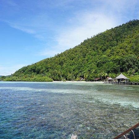 Raja Ampat Dive Lodge Pulau Mansuar Exterior photo