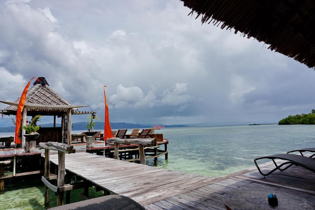 Raja Ampat Dive Lodge Pulau Mansuar Exterior photo