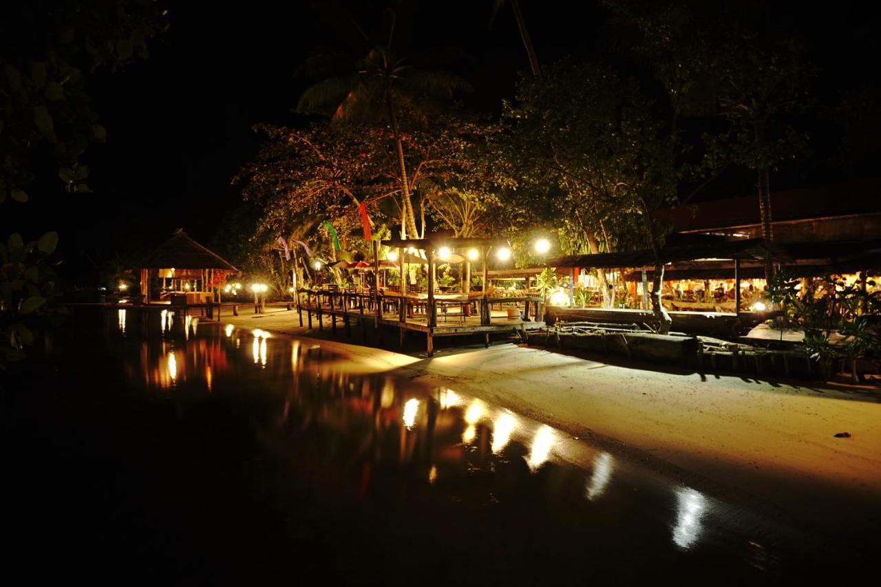 Raja Ampat Dive Lodge Pulau Mansuar Exterior photo