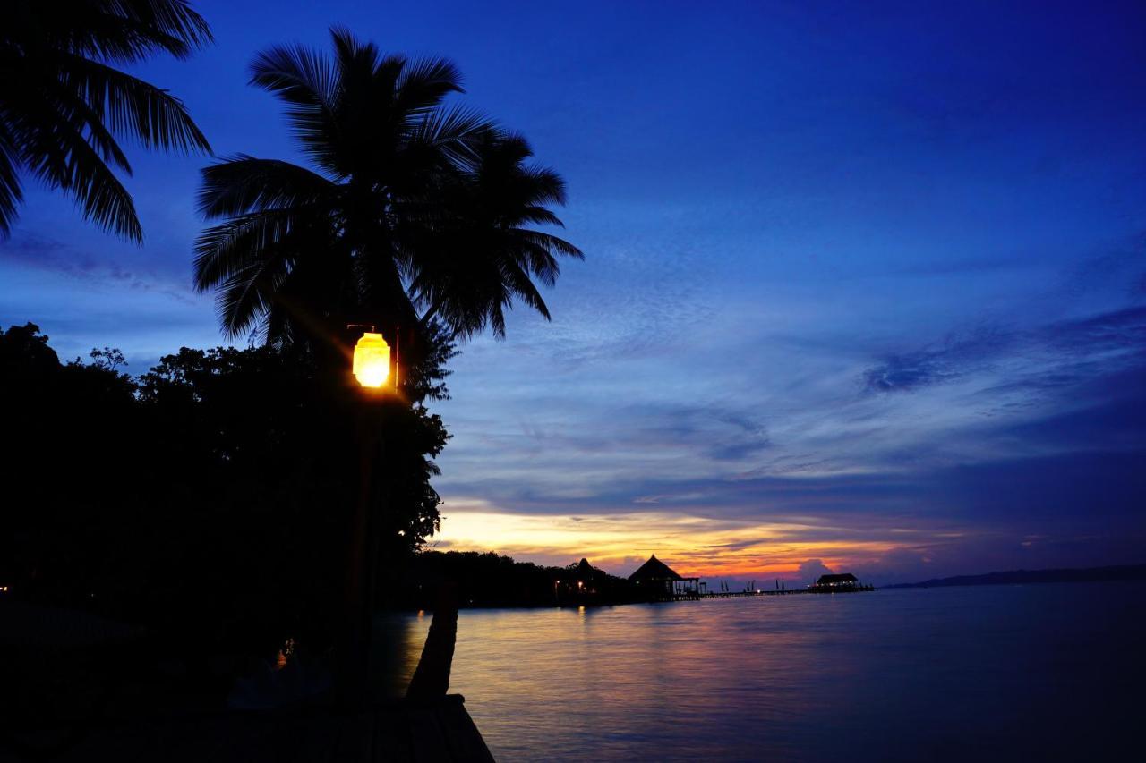 Raja Ampat Dive Lodge Pulau Mansuar Exterior photo